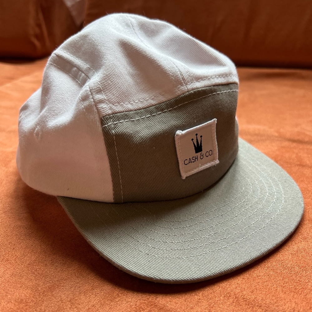 Cash & Co baby/toddler hat S/M